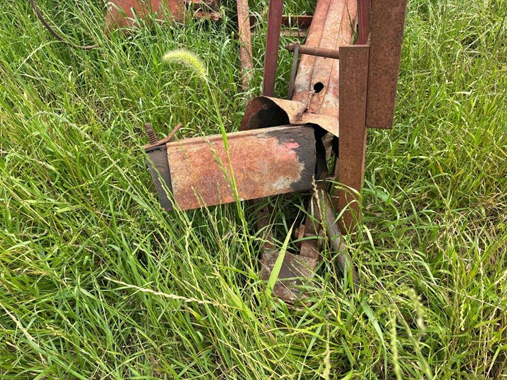 massey-harris-clipper-combine-image-20