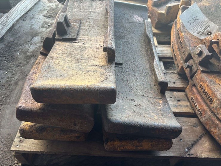 (5)-minneapolis-moline-front-slab-weights-image-1