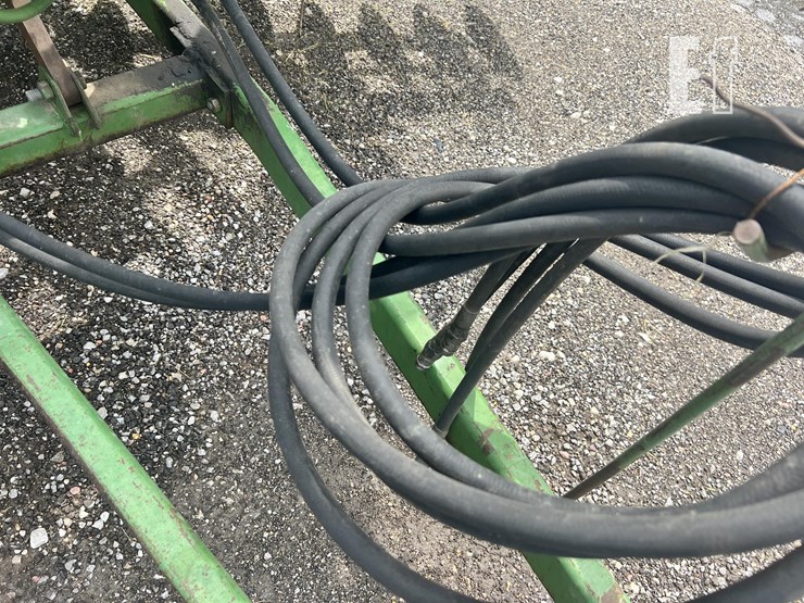 john-deere-230-image-3