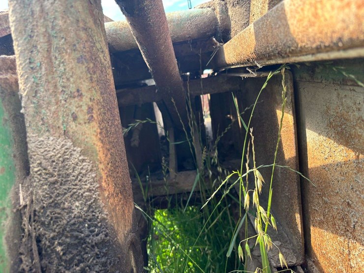 john-deere-side-chute-baler-image-7