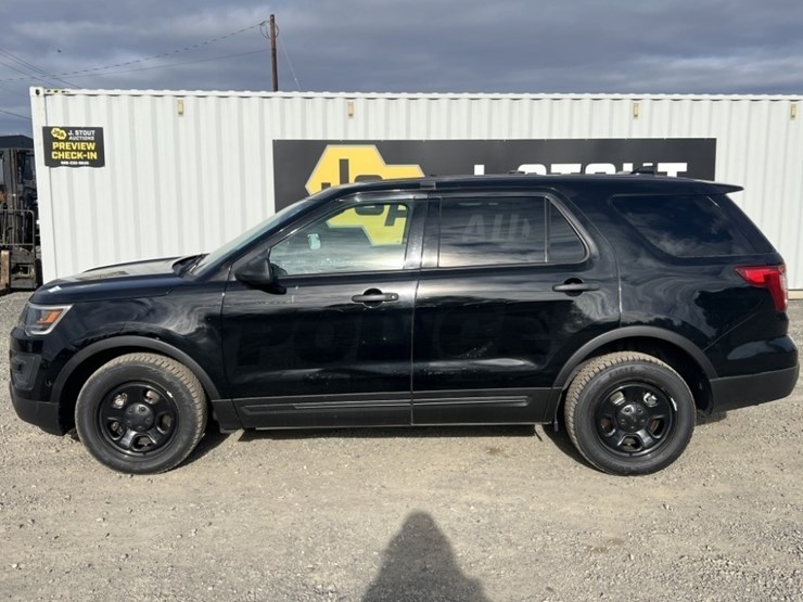 2017-ford-explorer-image-7