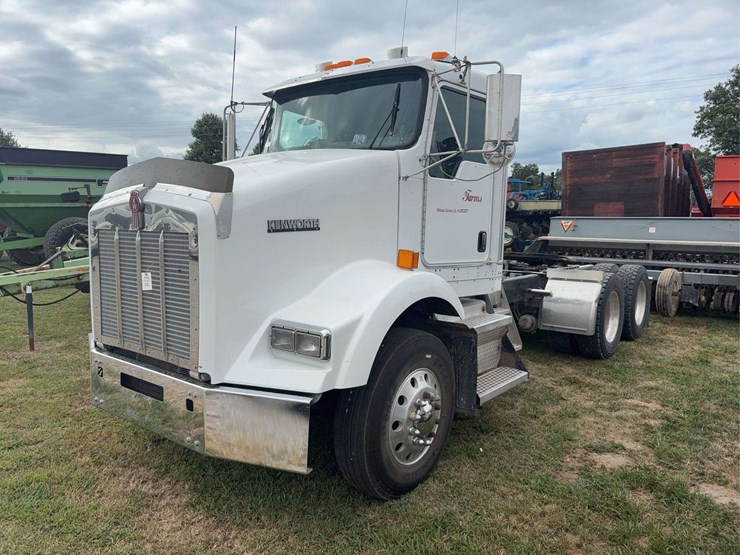 2003-kenworth-t800-image-1