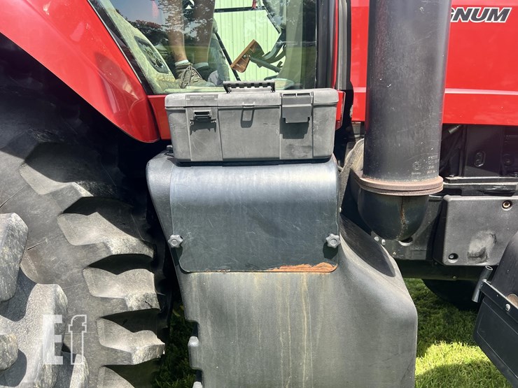 2010-case-ih-magnum-215-image-13