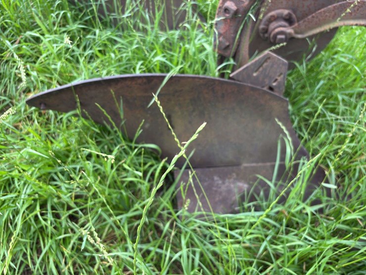 moline-5-bottom-14”-pull-type-plow-image-52
