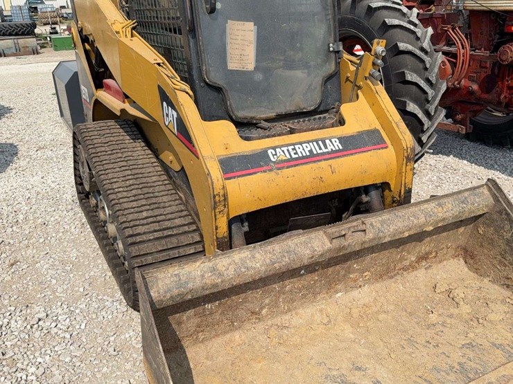 caterpillar-257b-image-3