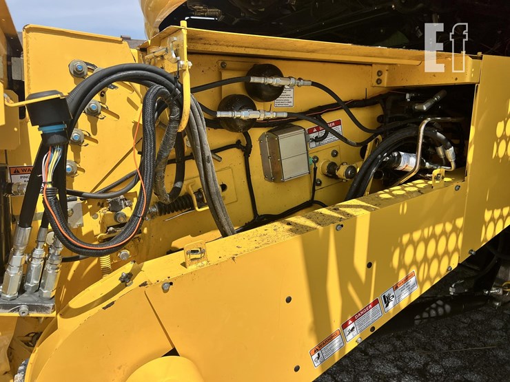 2010-new-holland-cr9060-image-19