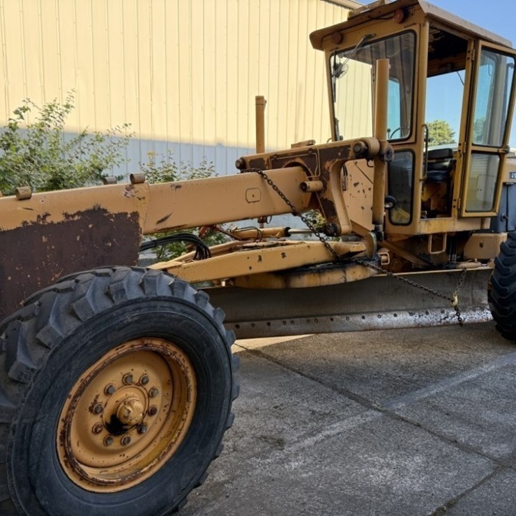 1974 DEERE 570A
