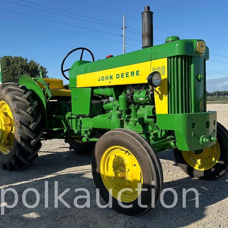 JOHN DEERE 330