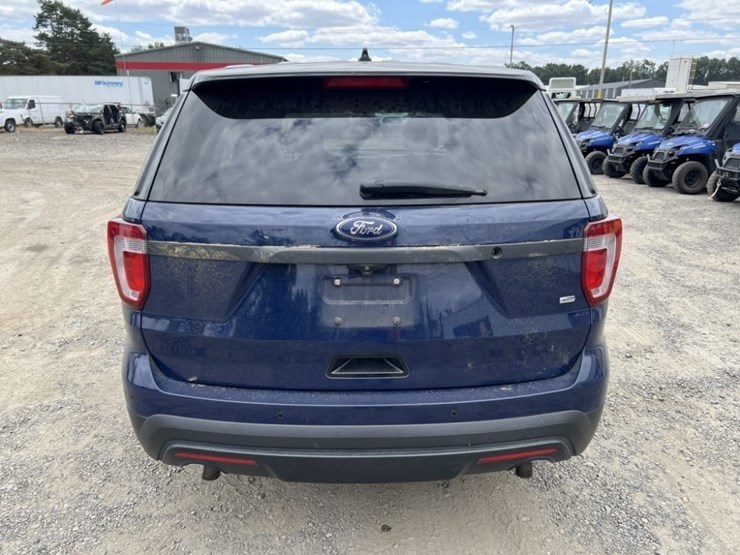 2017-ford-explorer-image-5