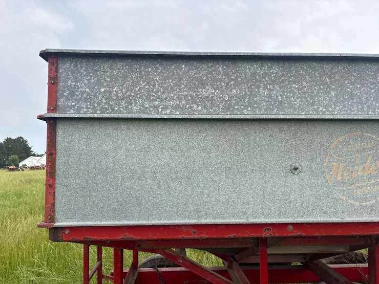 heider-gravity-box-and-john-deere-running-gear-image-25