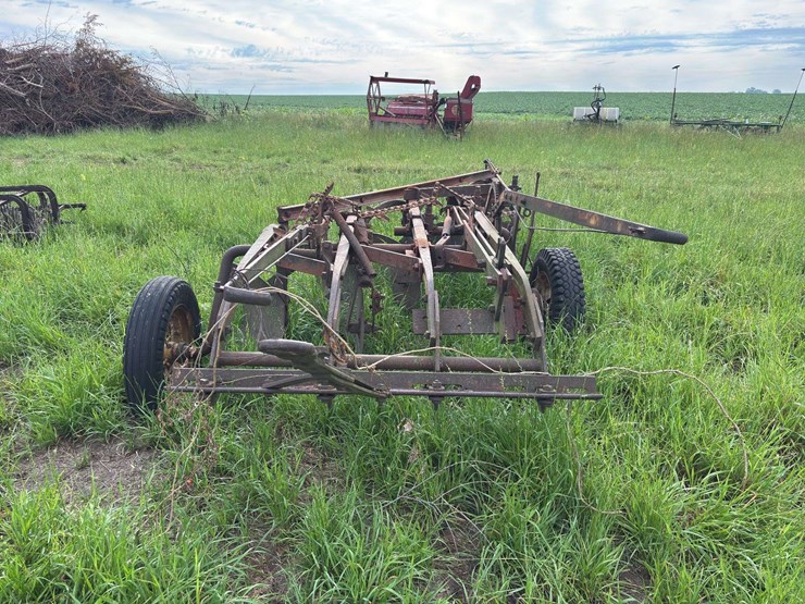 moline-5-bottom-14”-pull-type-plow-image-2