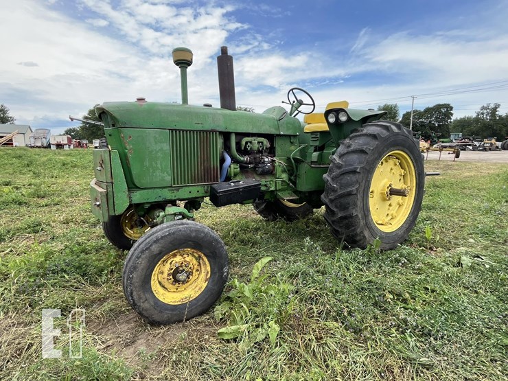 john-deere-3020-image-1