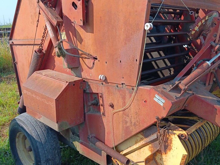 new-holland-845-image-8