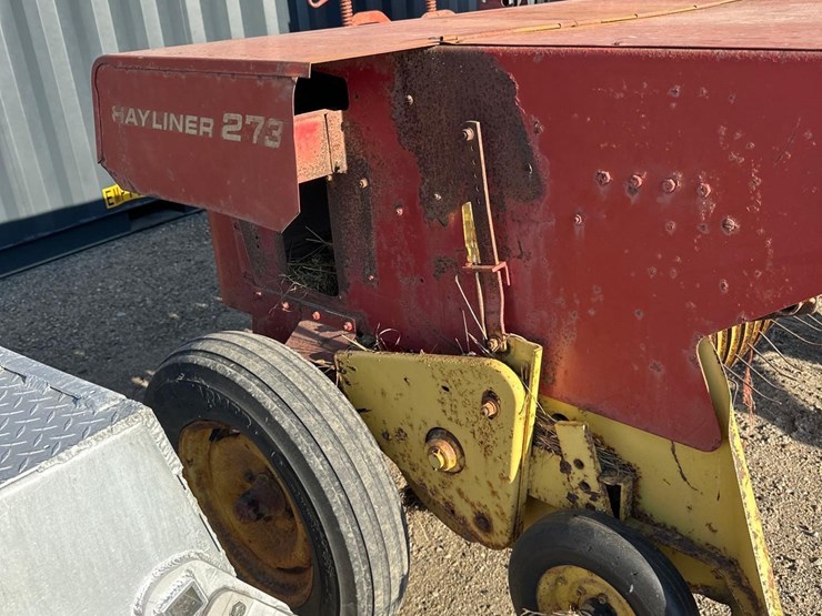 new-holland-273-image-5