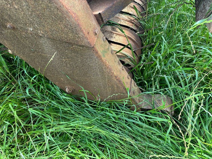 john-deere-side-chute-baler-image-10
