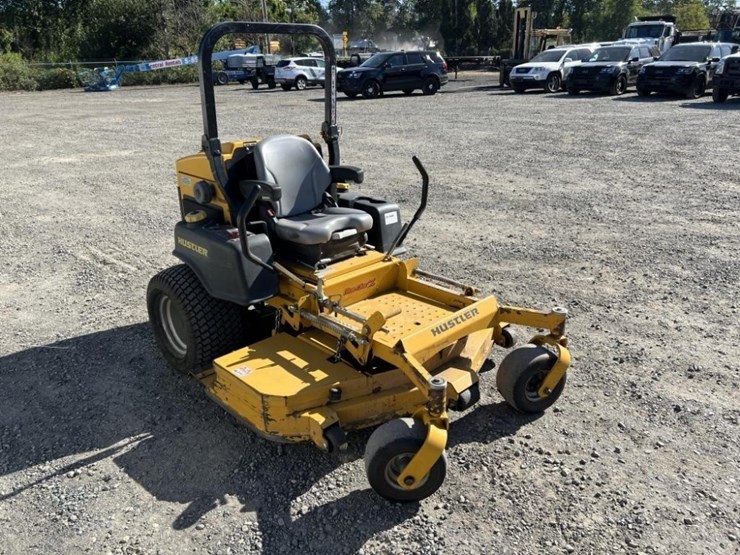 2014-hustler-zero-turn-mower-image-2