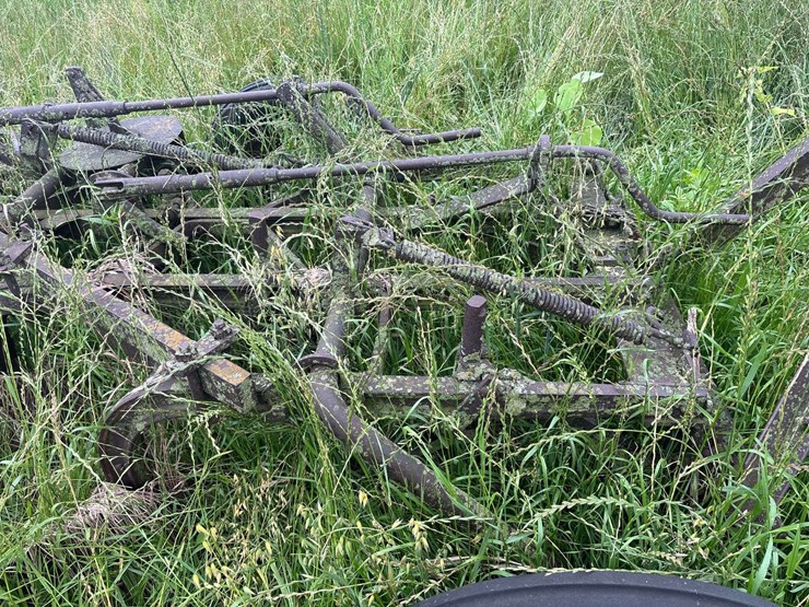5-bottom-14”-pull-type-plow-image-27