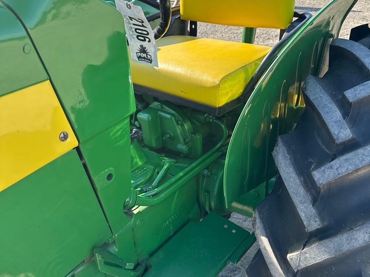 john-deere-330-image-8