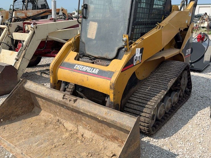 caterpillar-257b-image-1