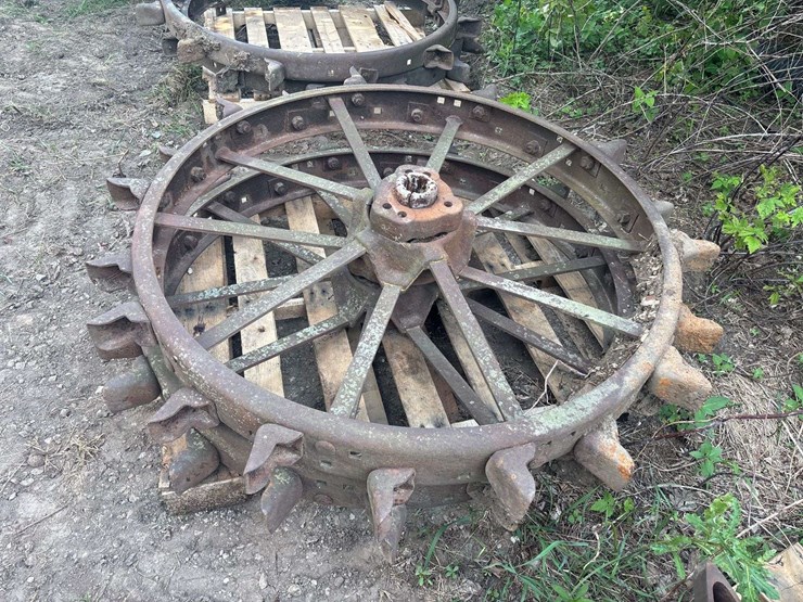 (2)-john-deere-steel-wheels-image-2