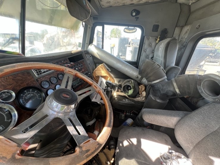 kenworth-w900-image-10