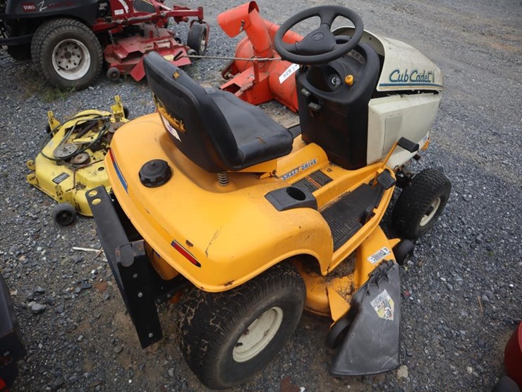 cub-cadet-riding-mower-image-7