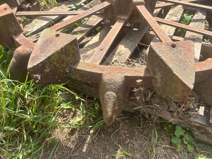50"-john-deere-skeleton-wheel-image-6