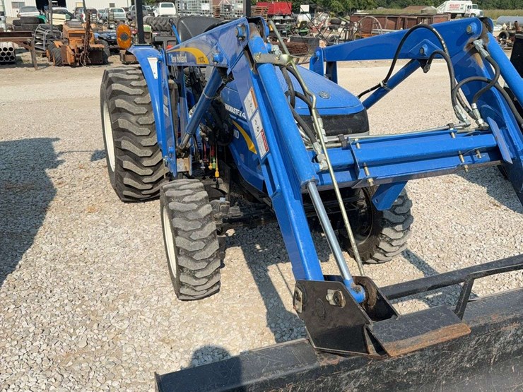 2014-new-holland-workmaster-40-image-10