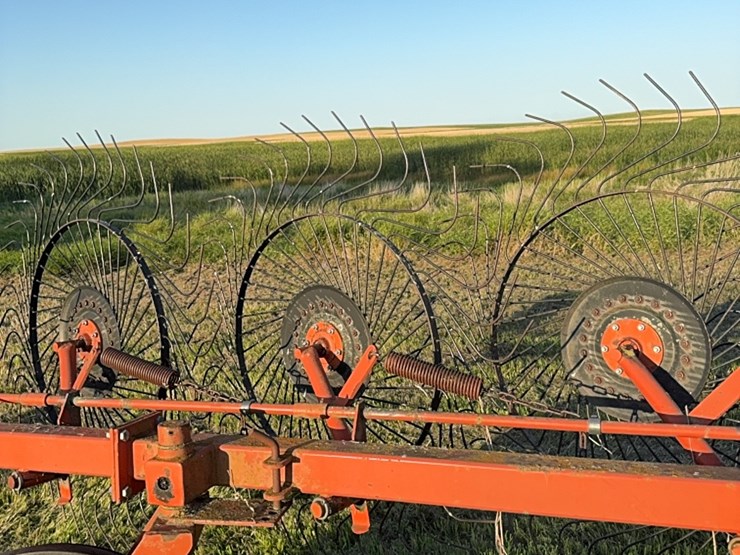 9-wheel-hay-rake-image-12