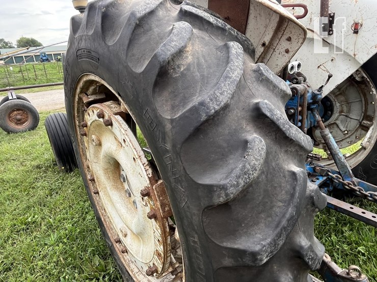 ford-5000-image-12