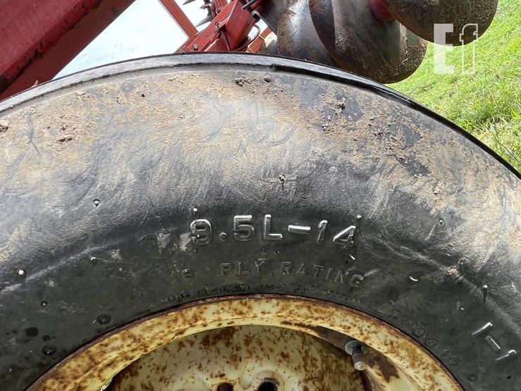 massey-ferguson-820-image-9