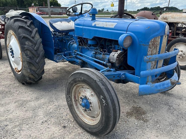 ford-3000-image-1