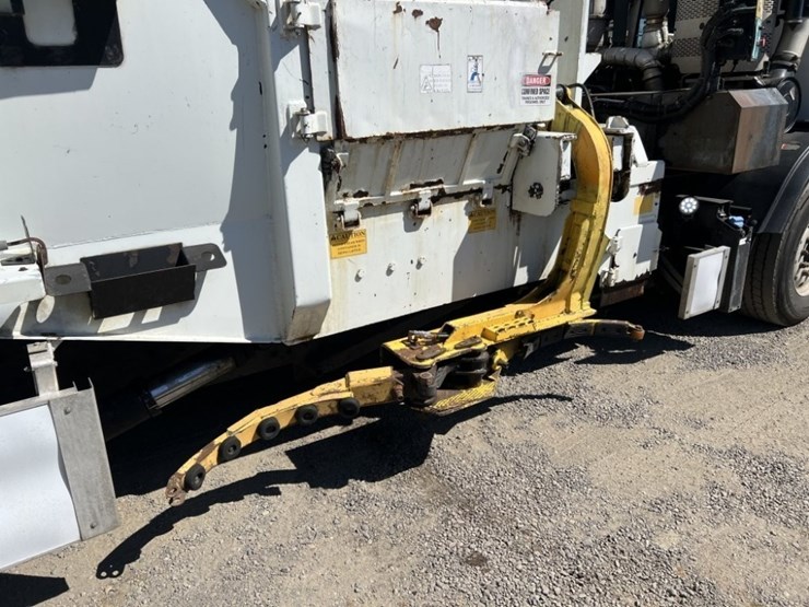 2015-mack-leu612-image-15