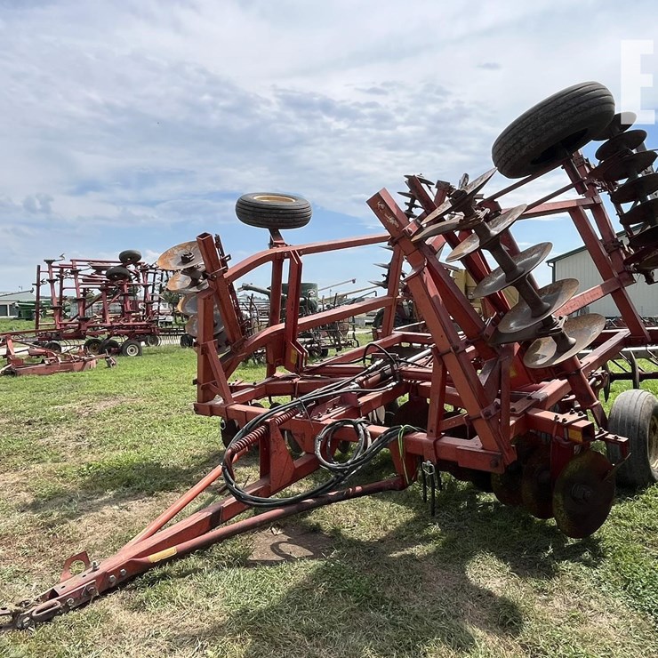 MASSEY-FERGUSON 820