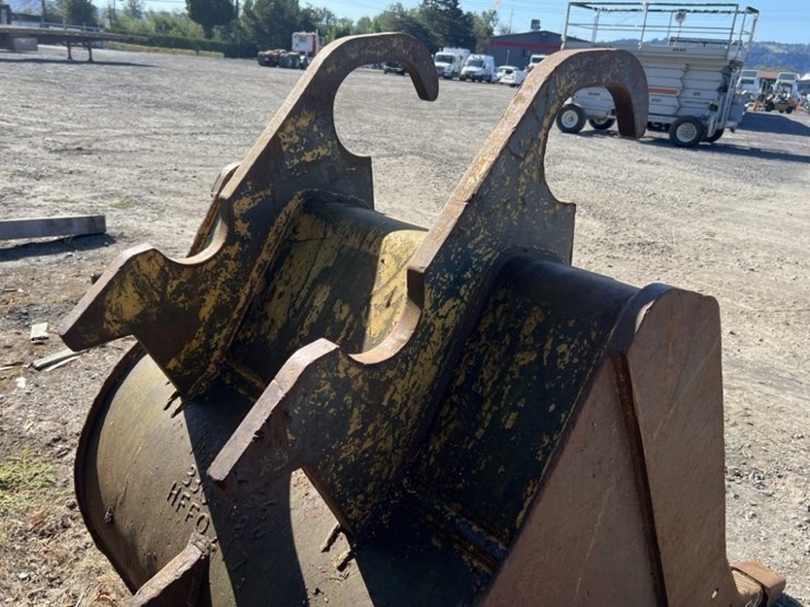 caterpillar-330b-image-3