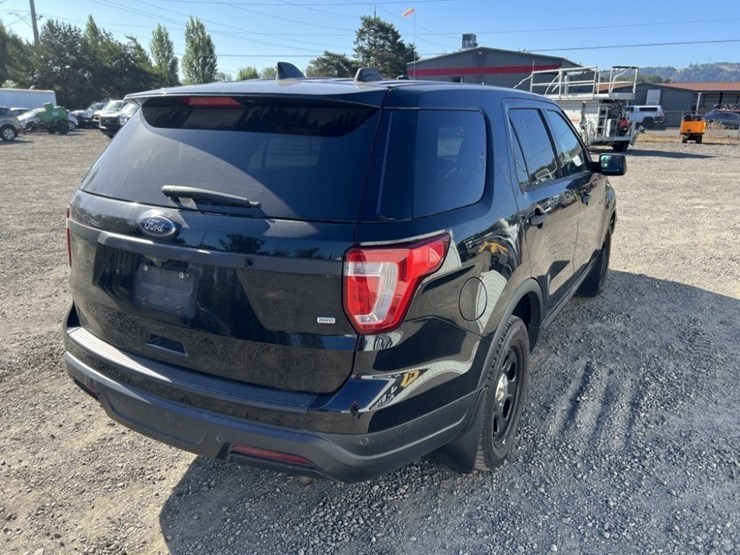 2018-ford-explorer-image-4