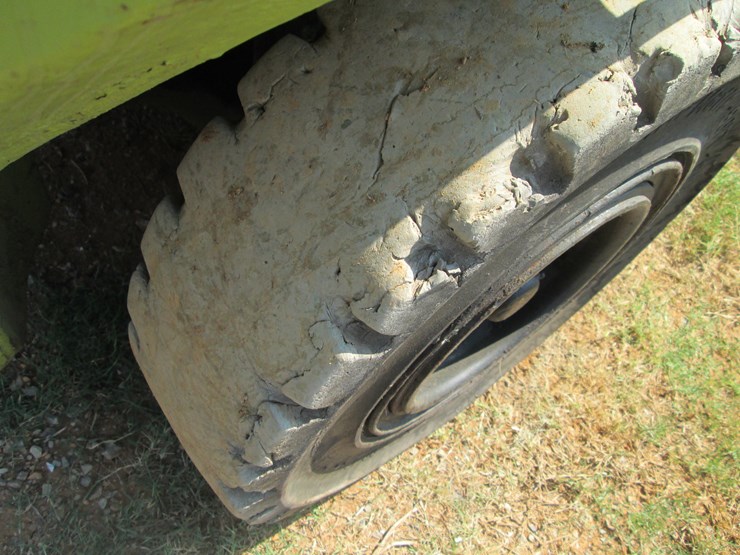 #11-•-#26830-•-clark-8000lb-cushion-tire-forklift-y685-0316-5960fa-image-11
