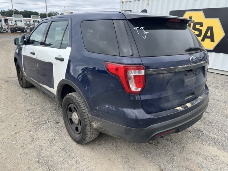 2017-ford-explorer-image-6