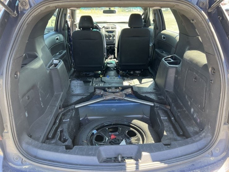 2015-ford-explorer-image-22