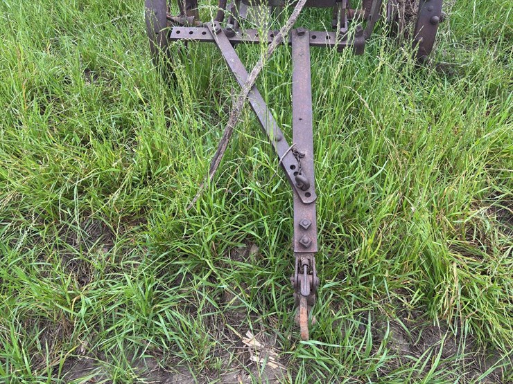 2-bottom-14”-pull-type-plow-image-9