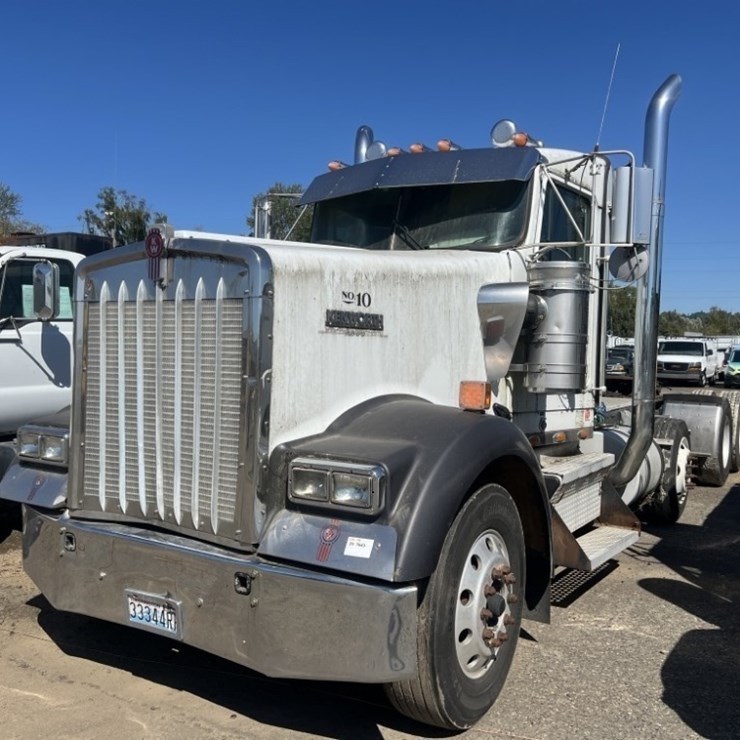 KENWORTH W900