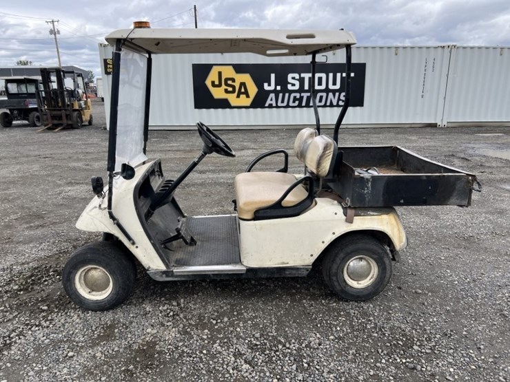 ez-go-textron-golf-cart-image-7