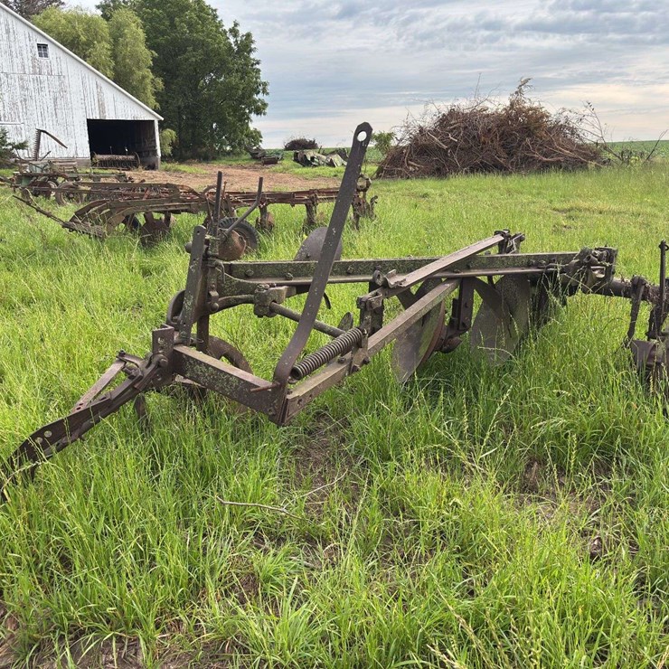 3 Bottom 25” Terracing Plow