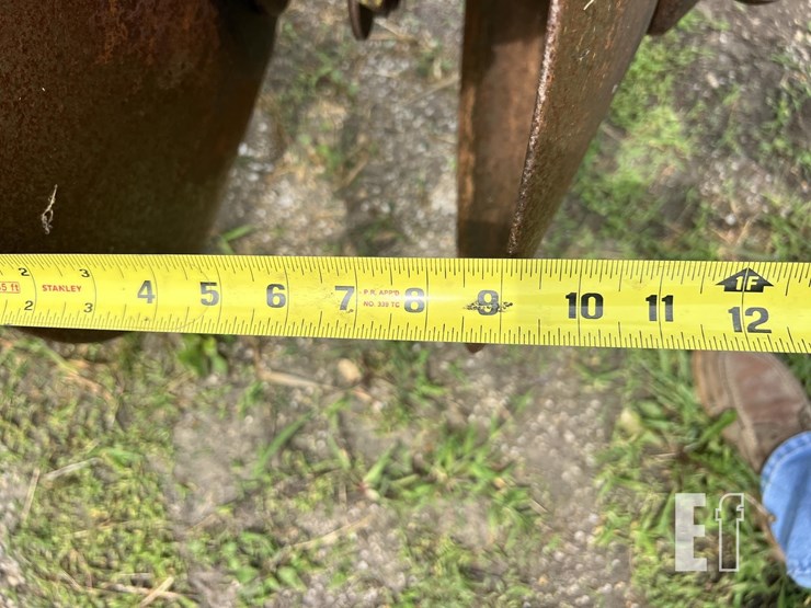 john-deere-220-image-15