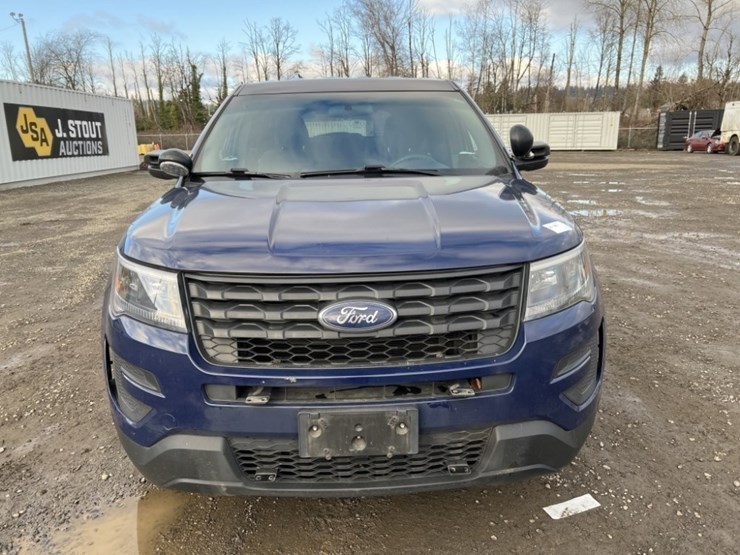 2017-ford-explorer-image-8