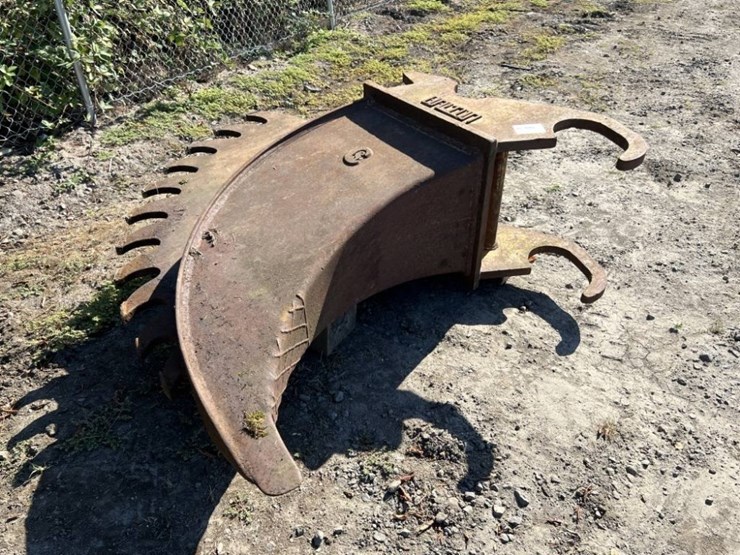 caterpillar-330b-image-1