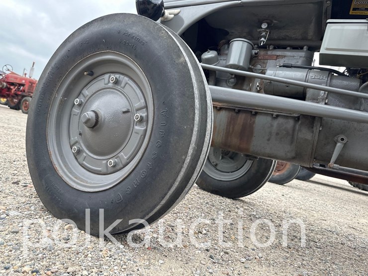 2040-ford-2n-image-11