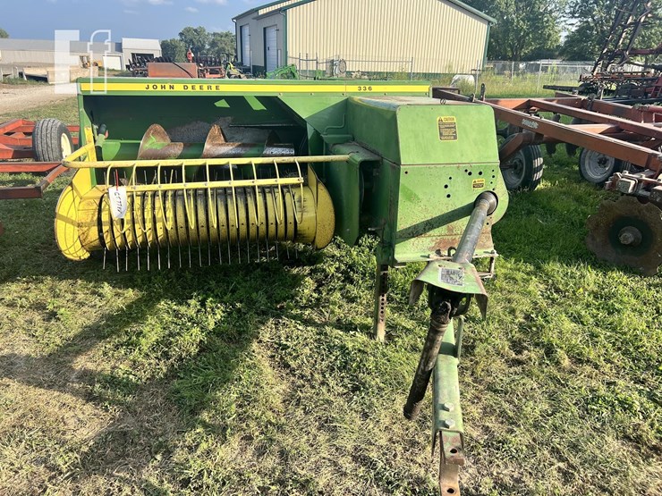 john-deere-336-image-1