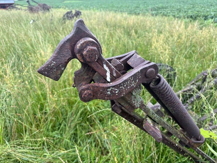 5-bottom-14”-pull-type-plow-image-8