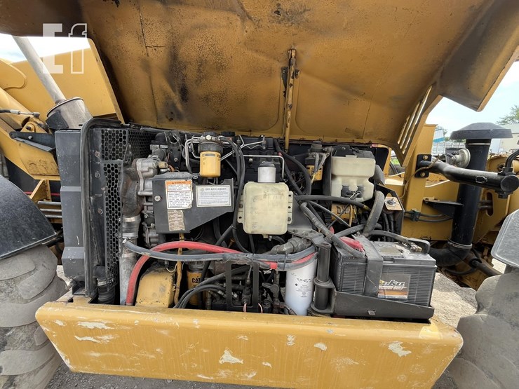 2002-caterpillar-th83-image-30